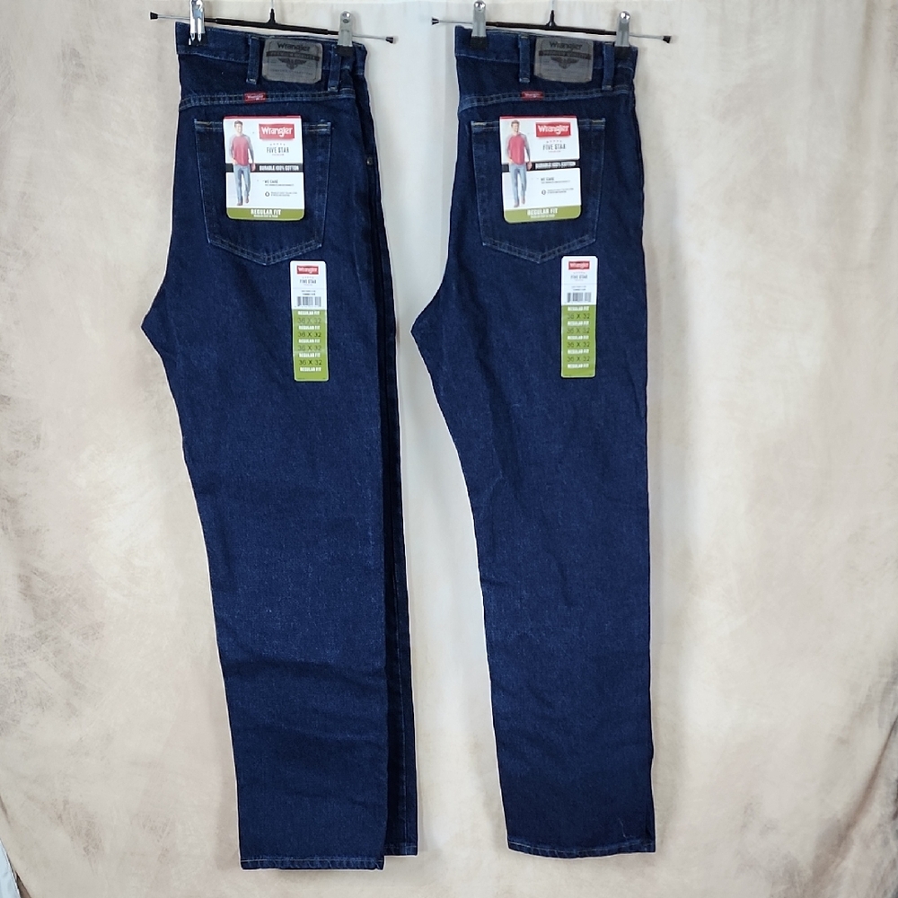 Wrangler Men's Dark Blue Relaxed Jeans